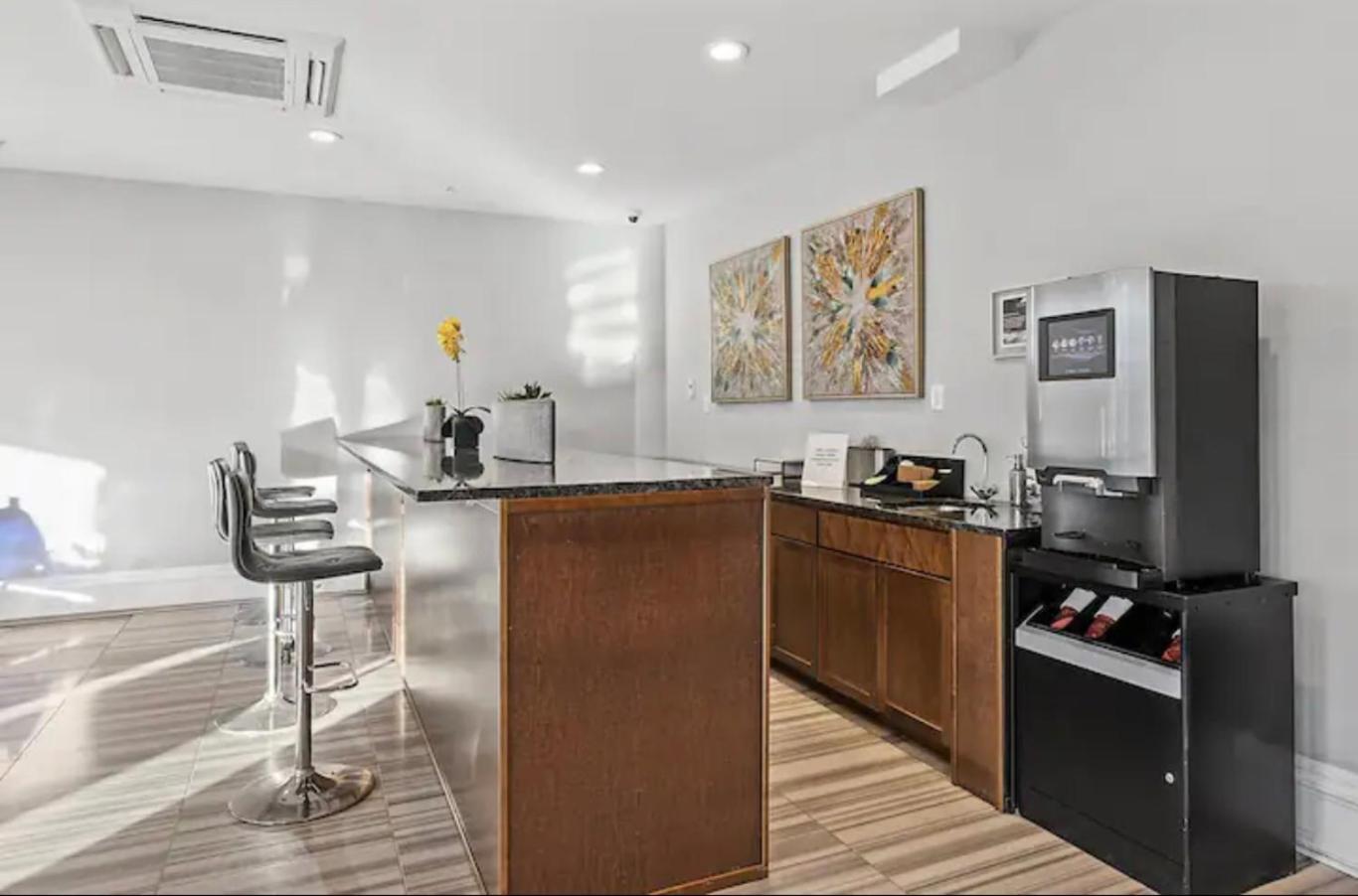 Magnificent 1br W Pool & Gym * Philadelphia