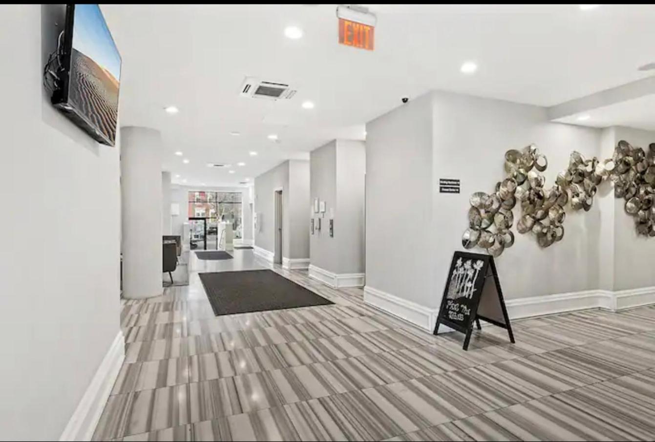 Magnificent 1br W Pool & Gym Apartment *