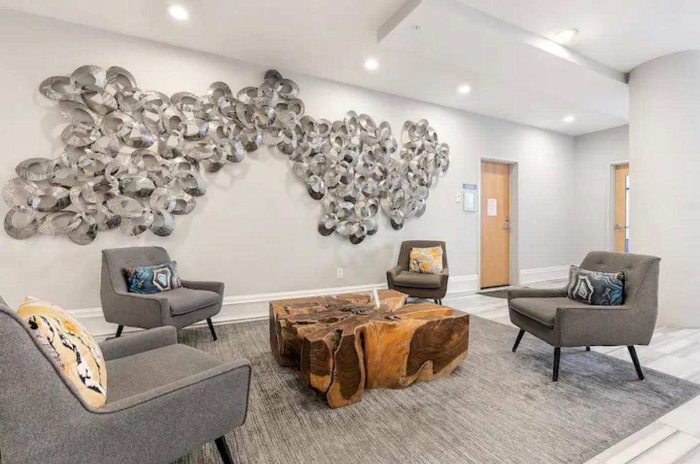 Magnificent 1br W Pool & Gym Apartment Philadelphia