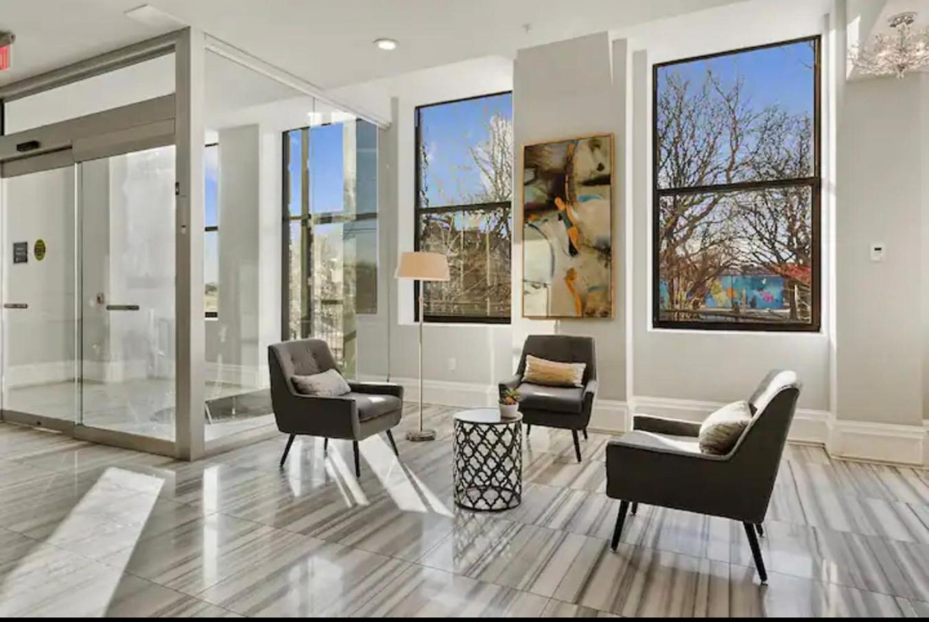 Magnificent 1br W Pool & Gym Apartment