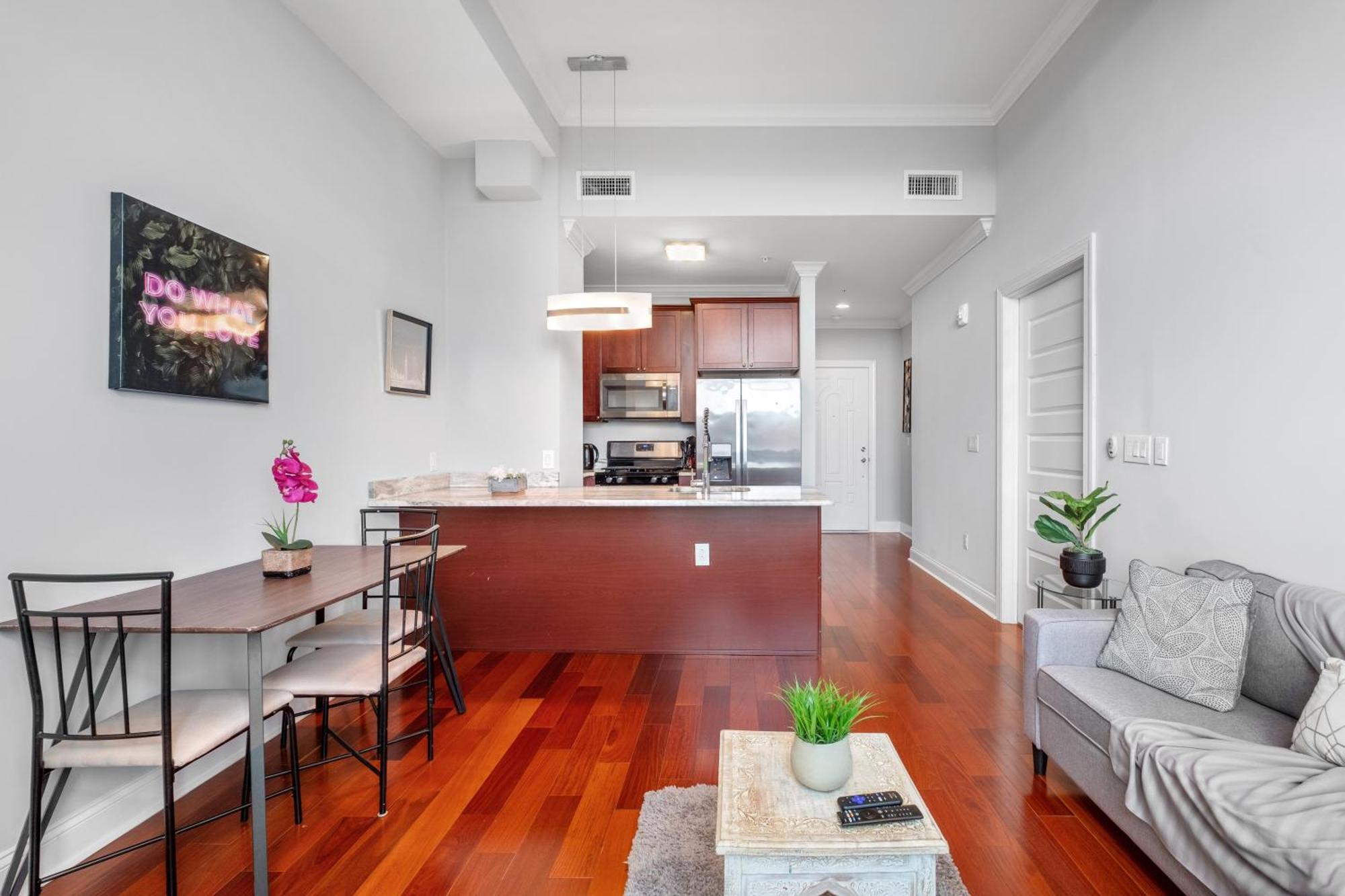 Magnificent 1br W Pool & Gym