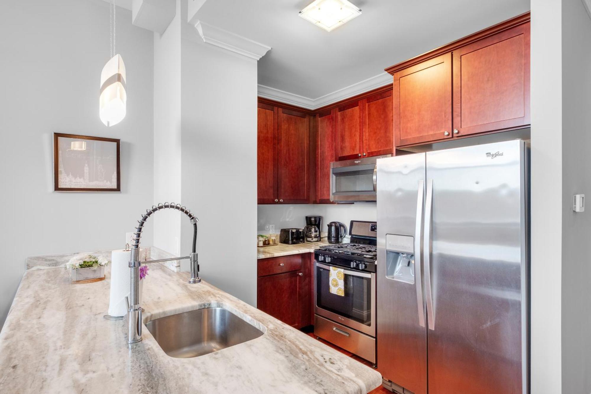Magnificent 1br W Pool & Gym Philadelphia